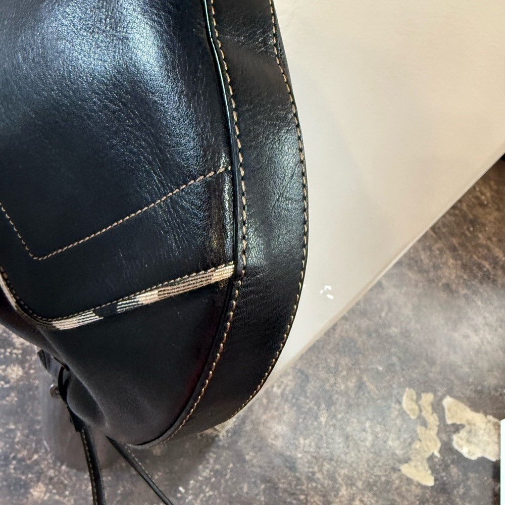 Burberry Brook Black Pebbled Leather Shoulder Bag Nova Check Trim - Picture 5 of 12